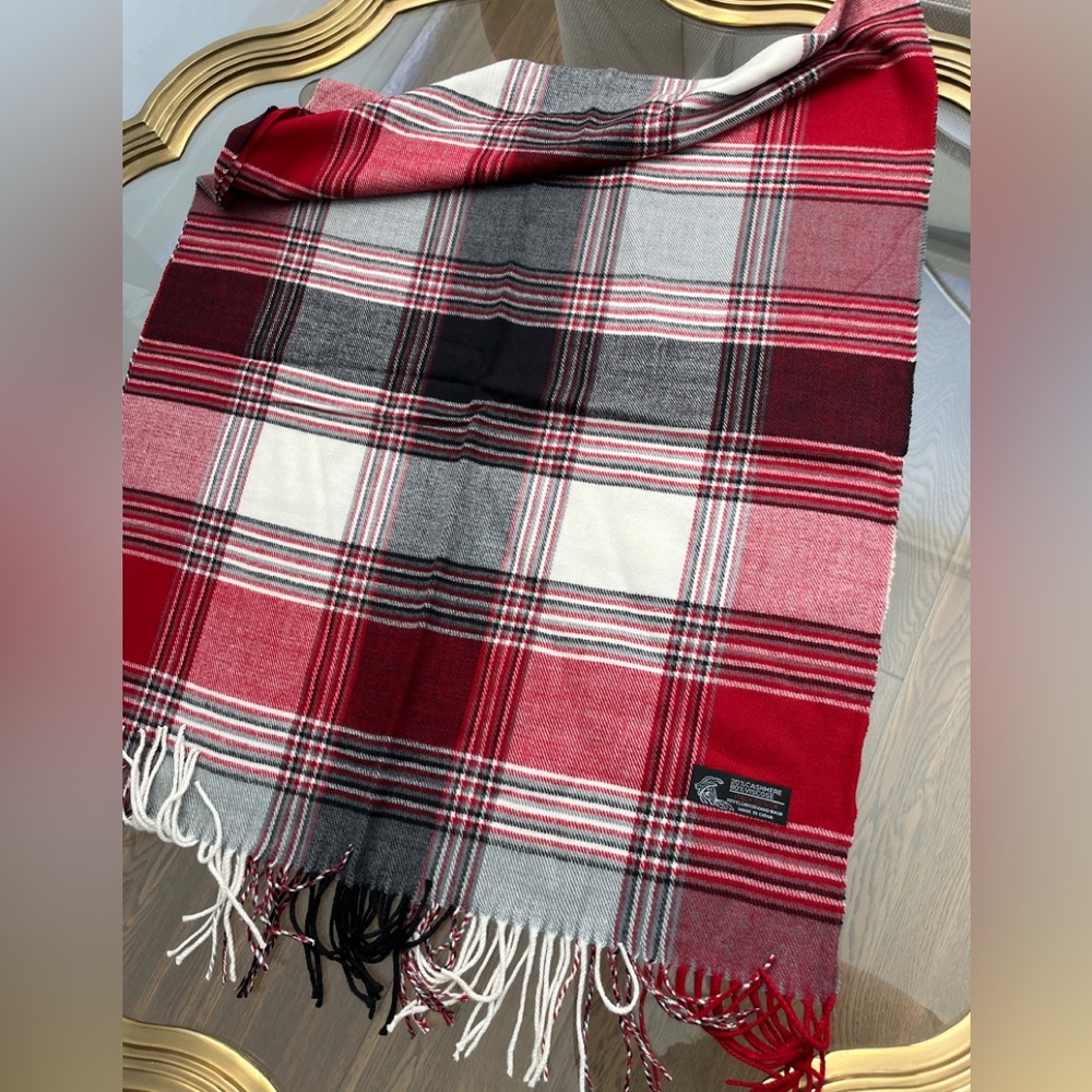 NWOT Stylish Red and Gray Plaid Scarf (Cashmere feel - 80% Cashmere) Cashmink